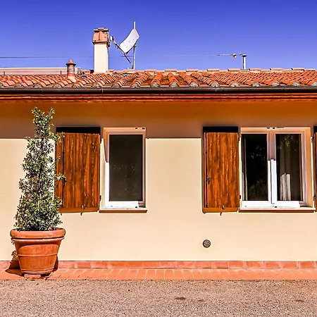 Farm stay Bolgheri24 *